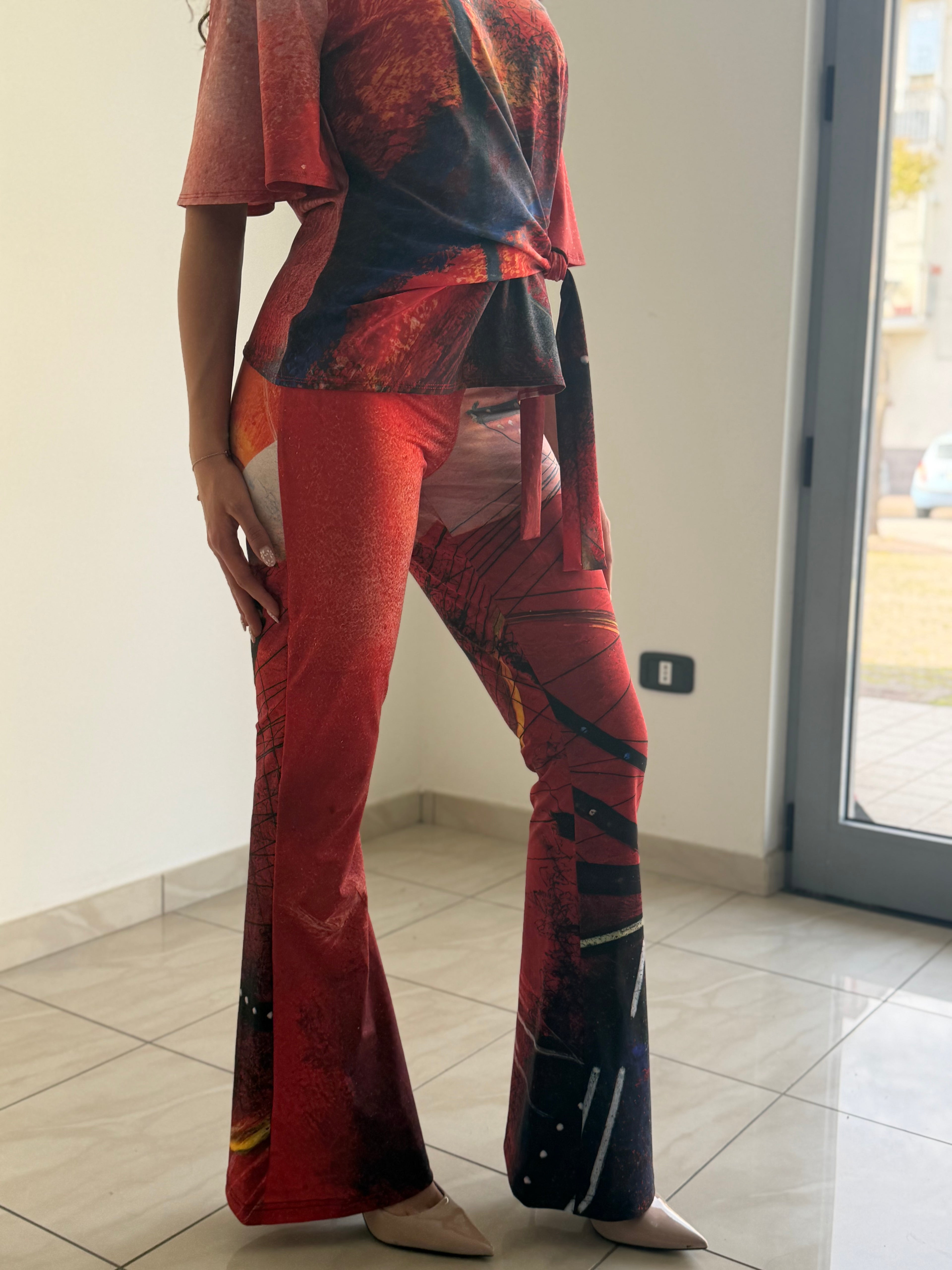 Completo Jersey "Barone" Blusa a Portafoglio e Pantalone a Zampa – Collezione Emozionismo Riflessivo