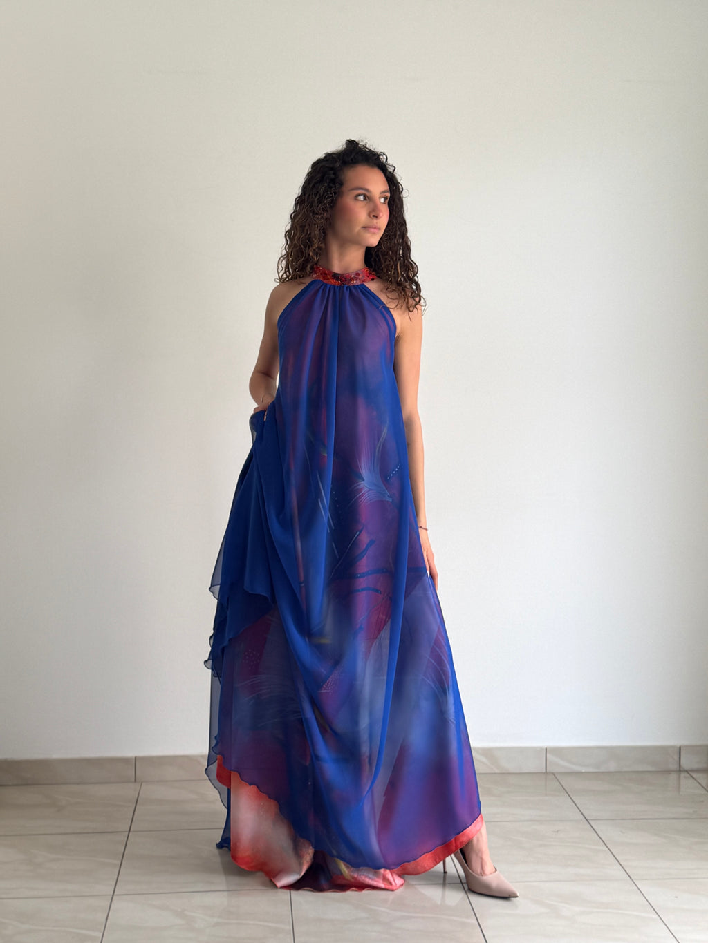Abito Lungo "Silki" in Satin e Chiffon di Seta – Collezione Emozionismo Riflessivo