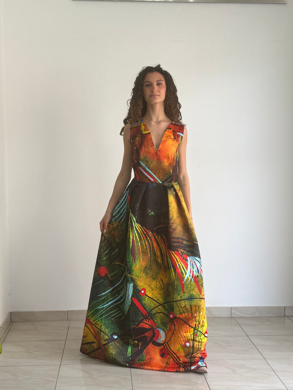 Abito Lungo "Silki" in Satin Misto Seta – Collezione Emozionismo Riflessivo